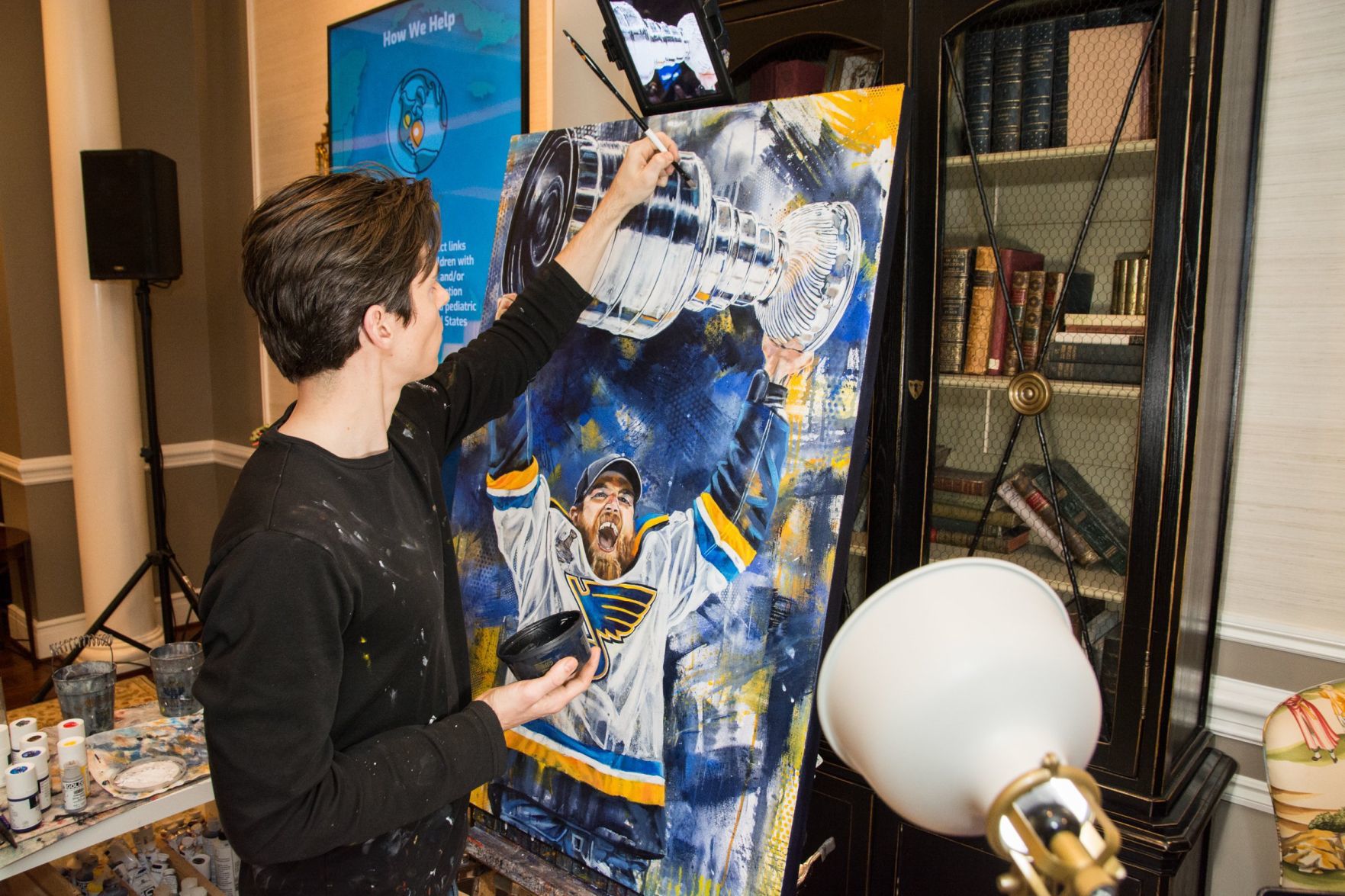 Mario Mandzukic does a live painting